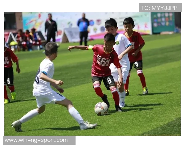 大荣足球青训基地助力青少年成长与梦想实现的足球之路